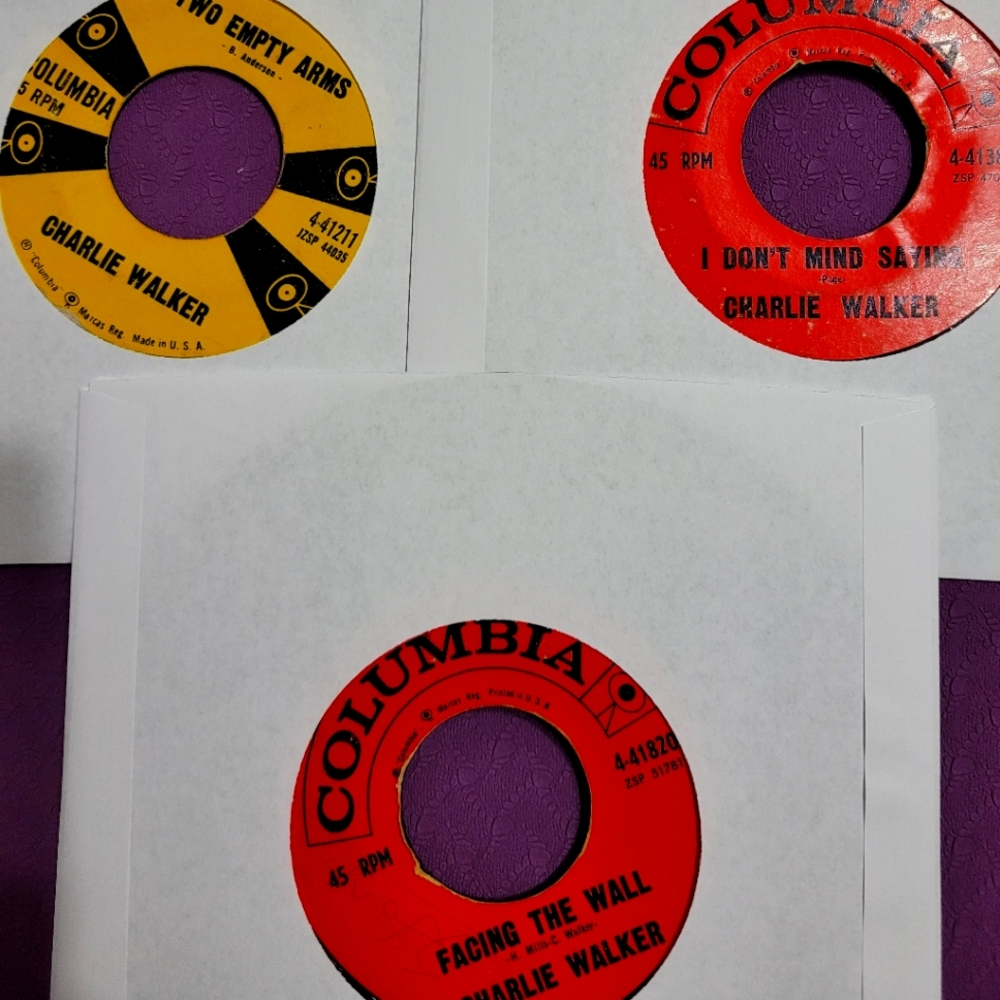 Lot of 7 good 45s by George Jones, Mickey Gilley, and Charlie Walker, see pics!